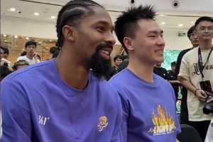 丁威迪中国行—丁威迪与老队友孟博龙重逢 比拼三分难分伯仲！