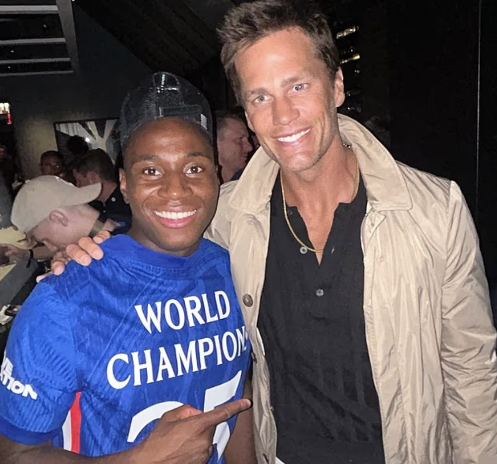 开云APP-每日邮报：切尔西赛后举行了私人庆功宴，全队高歌狂欢庆祝