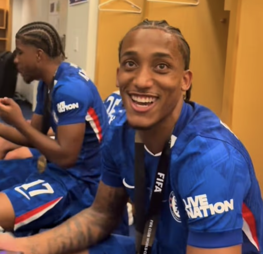 开云APP-每日邮报：切尔西赛后举行了私人庆功宴，全队高歌狂欢庆祝