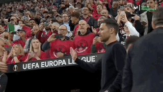 1684456563744079993.gif 开云体育APP下载-穆式足球重生!2年2进决赛,魔力鸟让罗马气质蜕变