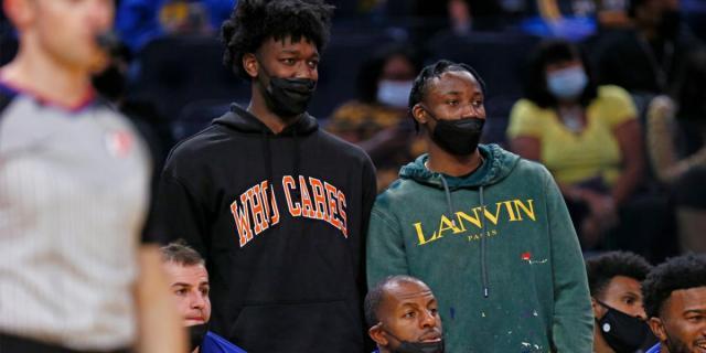 1665309641120003609.jpg 勇士难在短期内交易格林 球队内线转型已经提速